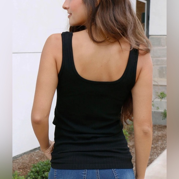 Grace & Lace Perfect Fit Seamless Ribbed Tank in black. Size OS - Picture 3 of 9
